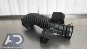 Gebruikte Aanzuigslang Lucht Opel Astra K Sports Tourer 1.0 Turbo 12V Prijs € 29,99 Margeregeling aangeboden door Autodemontage Aandijk