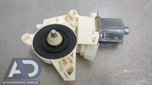 Gebruikte Motor electrisch raam Mercedes A (W176) 1.6 A-180 16V Prijs € 19,99 Margeregeling aangeboden door Autodemontage Aandijk