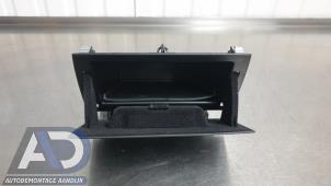 Gebruikte Opbergvak BMW 1 serie (F20) 114i 1.6 16V Prijs € 24,99 Margeregeling aangeboden door Autodemontage Aandijk