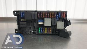 Gebruikte Zekeringkast Mercedes E Combi (S211) 2.7 E-270 CDI 20V Prijs € 69,99 Margeregeling aangeboden door Autodemontage Aandijk