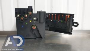 Gebruikte Zekeringkast Mercedes E Combi (S211) 2.7 E-270 CDI 20V Prijs € 24,99 Margeregeling aangeboden door Autodemontage Aandijk