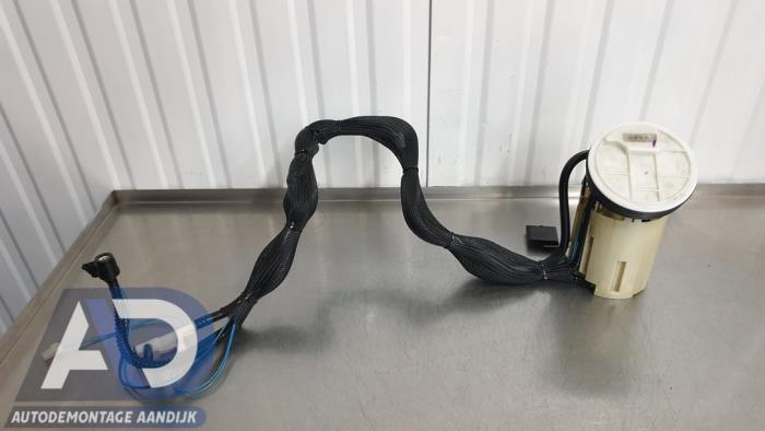 Gebruikte Tank element Pomp Mercedes E Combi (S211) 2.7 E-270 CDI 20V Prijs € 39,99 Margeregeling aangeboden door Autodemontage Aandijk