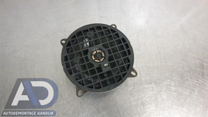 Luidspreker van een Citroën C4 Coupé (LA) 2.0 HDi 16V 2007