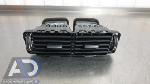 Gebruikte Luchtrooster achter Landrover Discovery Sport (LC) 2.0 TD4 180 16V Prijs € 39,99 Margeregeling aangeboden door Autodemontage Aandijk