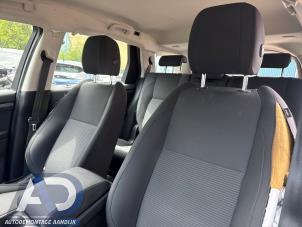 Gebruikte Voorstoel links Landrover Discovery Sport (LC) 2.0 TD4 180 16V Prijs € 99,99 Margeregeling aangeboden door Autodemontage Aandijk