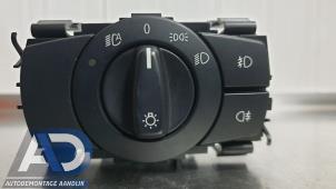 Gebruikte Schakelaar Licht BMW 1 serie (E81) 120i 16V Prijs € 19,99 Margeregeling aangeboden door Autodemontage Aandijk