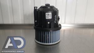 Gebruikte Chaufage Ventilatiemotor Landrover Discovery Sport (LC) 2.0 TD4 180 16V Prijs op aanvraag aangeboden door Autodemontage Aandijk