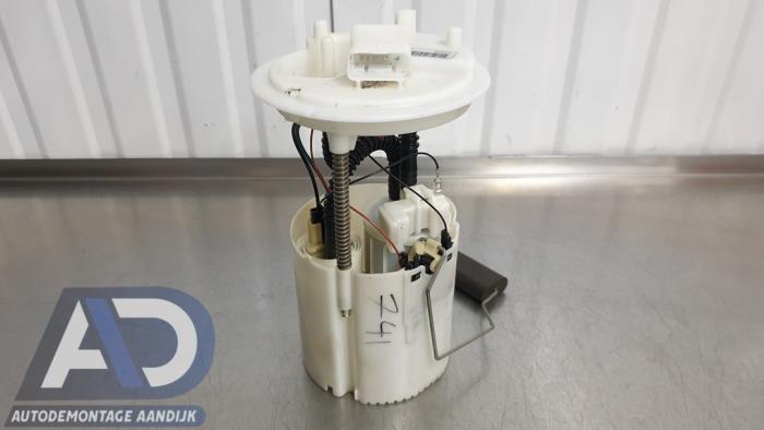 Gebruikte Tank element Pomp Opel Corsa D 1.4 16V Twinport Prijs € 19,99 Margeregeling aangeboden door Autodemontage Aandijk
