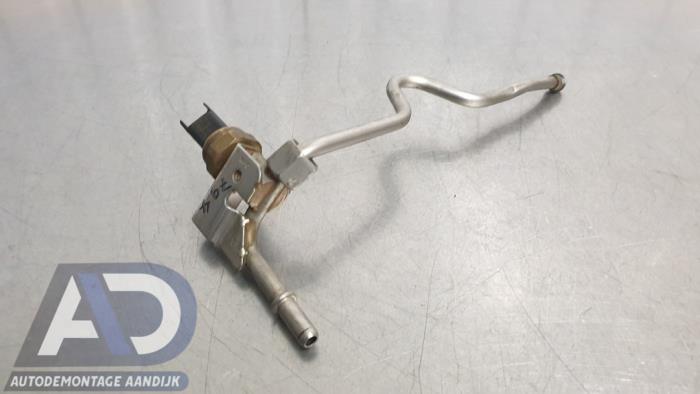 Brandstofdruk sensor van een BMW 1 serie (E81) 120i 16V 2009