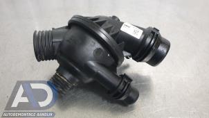 Gebruikte Thermostaathuis BMW 1 serie (E81) 120i 16V Prijs € 49,99 Margeregeling aangeboden door Autodemontage Aandijk
