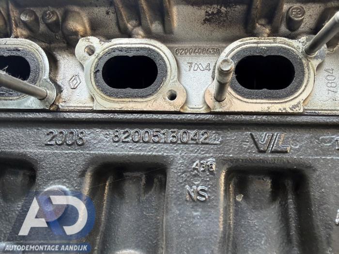 Gebruikte Motor Onderblok Opel Vivaro 2.5 CDTI 16V Prijs € 499,99 Margeregeling aangeboden door Autodemontage Aandijk