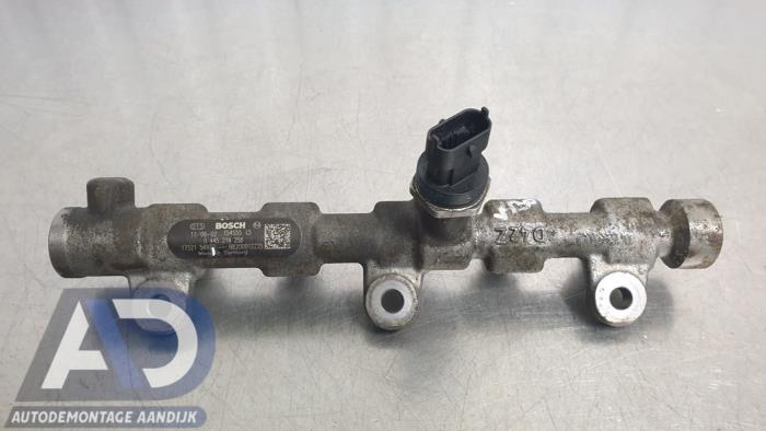 Gebruikte Injector brug Renault Trafic New (JL) 2.0 dCi 16V 115 Prijs € 49,99 Margeregeling aangeboden door Autodemontage Aandijk