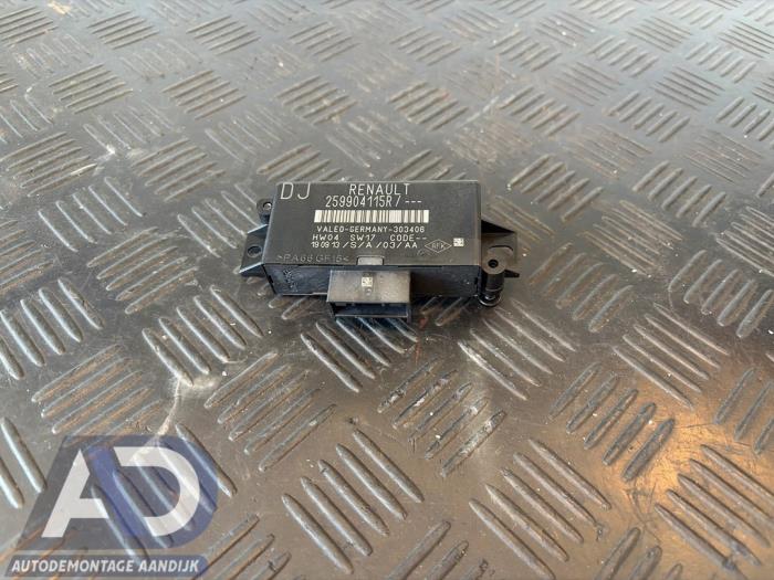 Gebruikte PDC Module Renault Captur I (2R) 1.2 TCE 16V EDC Prijs € 24,99 Margeregeling aangeboden door Autodemontage Aandijk
