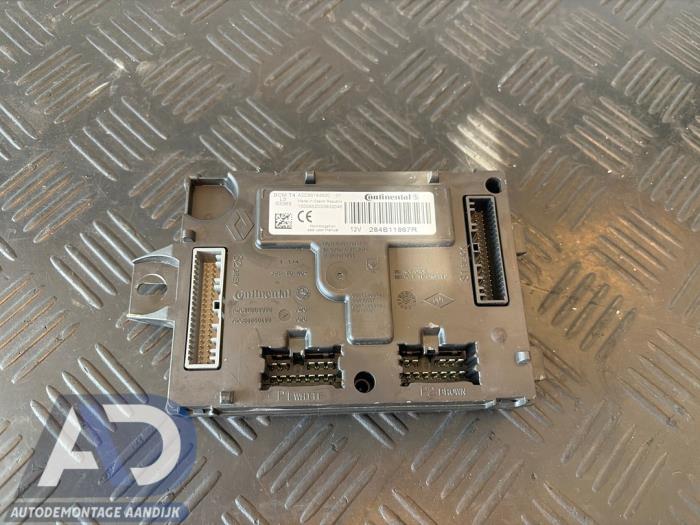 Gebruikte Computer Body Control Renault Captur I (2R) 1.2 TCE 16V EDC Prijs € 29,99 Margeregeling aangeboden door Autodemontage Aandijk