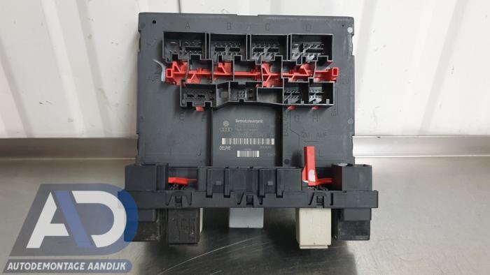 Gebruikte Module Bodycontrol Volkswagen Passat (3C2) 2.0 TDI 16V 170 Prijs € 29,99 Margeregeling aangeboden door Autodemontage Aandijk