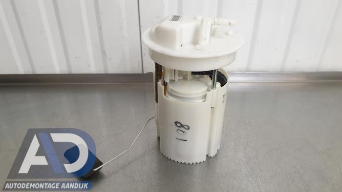 Gebruikte Tank element Pomp Ford Fiesta 7 1.1 Ti-VCT 12V 70 Prijs € 49,99 Margeregeling aangeboden door Autodemontage Aandijk