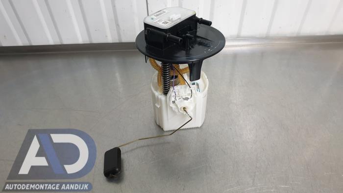 Gebruikte Tank element Pomp Opel Corsa F (UB/UH/UP) 1.5 CDTI 100 Prijs € 74,99 Margeregeling aangeboden door Autodemontage Aandijk