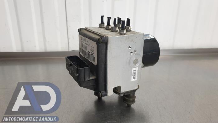 Gebruikte ABS Pomp Volkswagen Passat (3C2) 2.0 TDI 140 Prijs € 34,99 Margeregeling aangeboden door Autodemontage Aandijk
