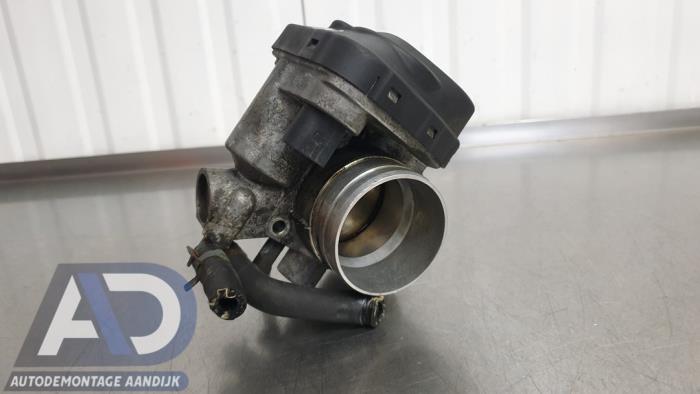Gebruikte Gasklephuis Volkswagen Golf IV (1J1) 1.6 Prijs € 29,99 Margeregeling aangeboden door Autodemontage Aandijk