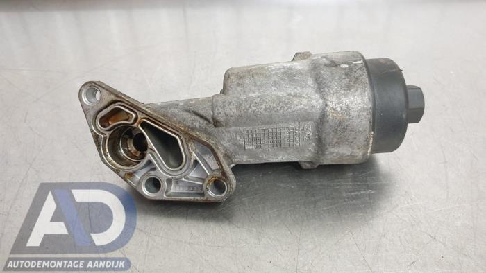 Gebruikte Oliefilterhuis Opel Corsa E 1.4 16V Prijs € 19,99 Margeregeling aangeboden door Autodemontage Aandijk