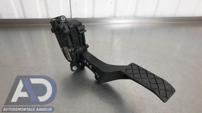 Gebruikte Sensor Gaspedaalpositie Volkswagen Multivan T5 (7E/7HC/7HF/7HM) 2.5 TDi Prijs € 19,99 Margeregeling aangeboden door Autodemontage Aandijk