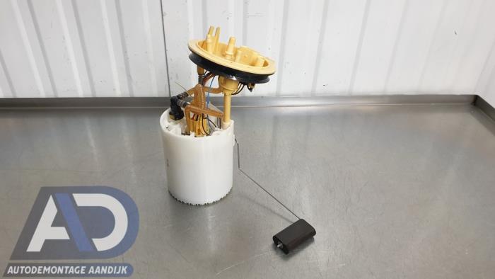 Gebruikte Tank element Pomp Audi A3 (8V1/8VK) 1.6 TDI Ultra 16V Prijs € 34,99 Margeregeling aangeboden door Autodemontage Aandijk