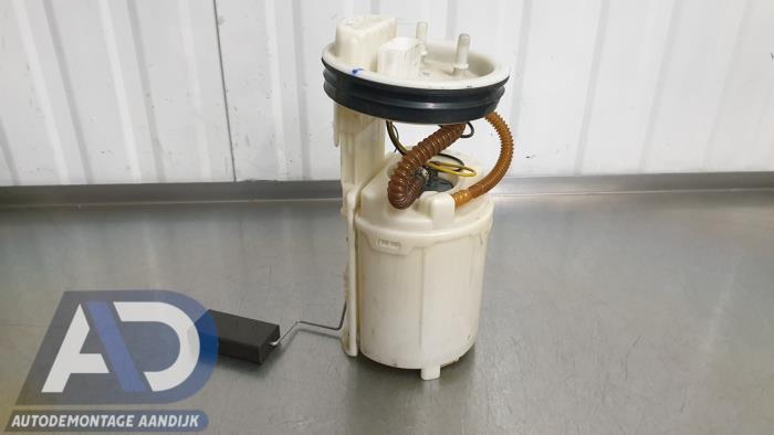 Gebruikte Tank element Pomp Volkswagen Golf IV (1J1) 2.0 Prijs € 29,99 Margeregeling aangeboden door Autodemontage Aandijk