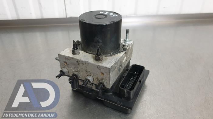 Gebruikte ABS Pomp Volkswagen Polo V (6R) 1.2 12V BlueMotion Technology Prijs € 44,99 Margeregeling aangeboden door Autodemontage Aandijk