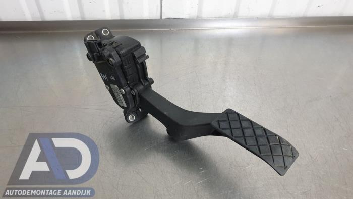 Gebruikte Sensor Gaspedaalpositie Volkswagen Transporter/Caravelle T5 1.9 TDi Prijs € 19,99 Margeregeling aangeboden door Autodemontage Aandijk