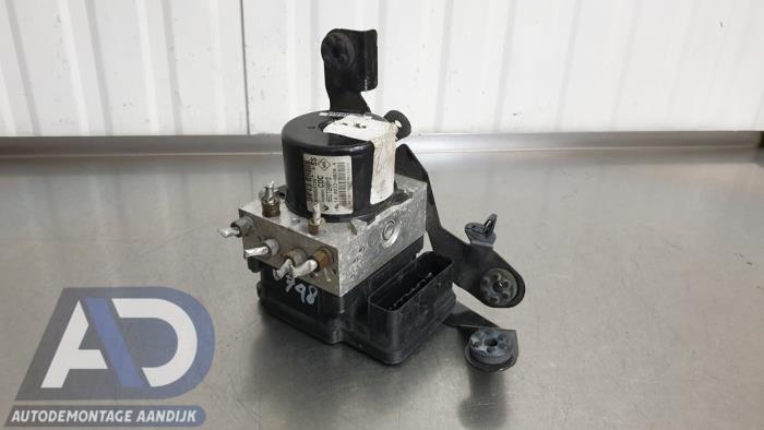 Gebruikte ABS Pomp Renault Megane III Grandtour (KZ) 1.5 dCi 110 Prijs € 149,99 Margeregeling aangeboden door Autodemontage Aandijk
