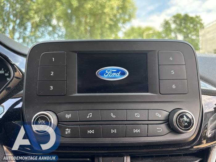 Gebruikte Display Interieur Ford Fiesta 7 1.1 Ti-VCT 12V 70 Prijs € 124,99 Margeregeling aangeboden door Autodemontage Aandijk