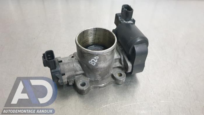 Gebruikte Gasklephuis Toyota Avensis Wagon (T25/B1E) 2.2 D-4D 16V D-CAT Prijs € 34,99 Margeregeling aangeboden door Autodemontage Aandijk