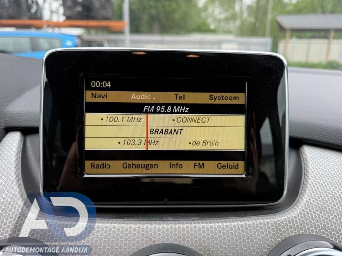 Gebruikte Display Interieur Mercedes B (W246/W242) 1.6 B-180 BlueEFFICIENCY Turbo 16V Prijs € 99,99 Margeregeling aangeboden door Autodemontage Aandijk