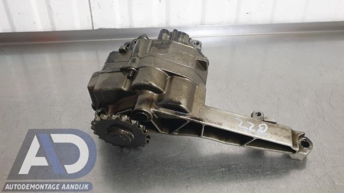 Gebruikte Oliepomp Mercedes E Combi (S211) 3.0 E-280 CDI V6 24V Prijs € 49,99 Margeregeling aangeboden door Autodemontage Aandijk