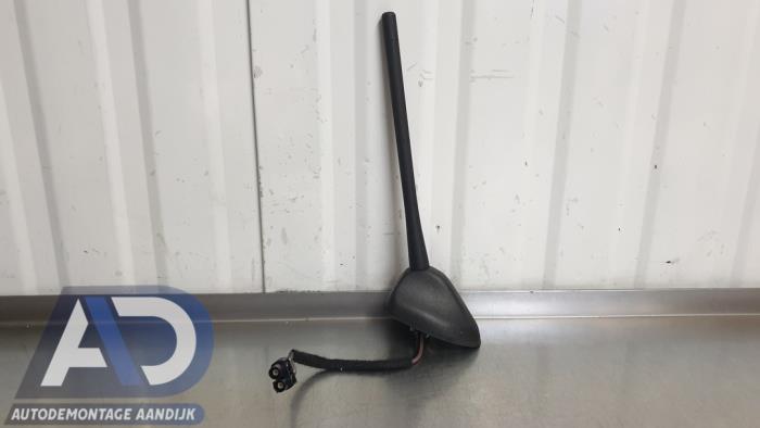 Gebruikte Antenne Ford Fiesta 7 1.1 Ti-VCT 12V 70 Prijs € 29,99 Margeregeling aangeboden door Autodemontage Aandijk