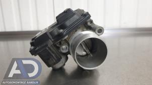 Gasklephuis van een Ford Fiesta 7 1.1 Ti-VCT 12V 70 2018