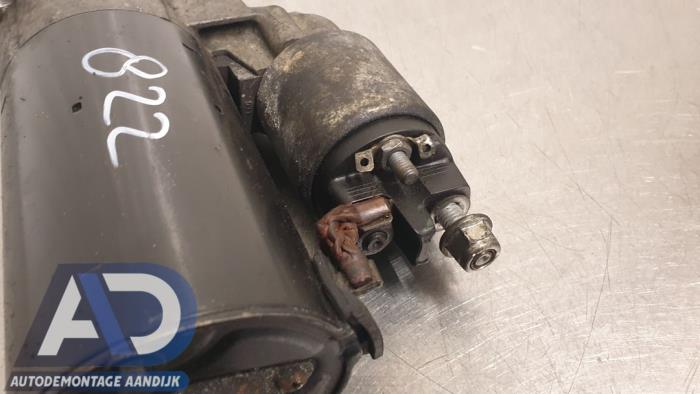 Startmotor van een Mercedes-Benz E Combi (S211) 3.0 E-280 CDI V6 24V 2008