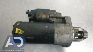 Startmotor van een Mercedes-Benz E Combi (S211) 3.0 E-280 CDI V6 24V 2008
