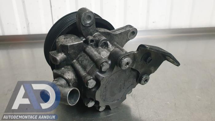Pomp Servo van een Mercedes-Benz E Combi (S211) 3.0 E-280 CDI V6 24V 2008