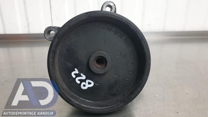 Pomp Servo van een Mercedes-Benz E Combi (S211) 3.0 E-280 CDI V6 24V 2008