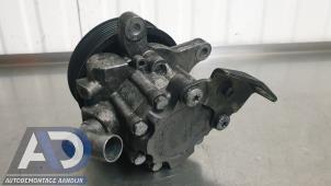 Pomp Servo van een Mercedes-Benz E Combi (S211) 3.0 E-280 CDI V6 24V 2008