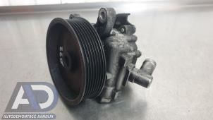 Pomp Servo van een Mercedes-Benz E Combi (S211) 3.0 E-280 CDI V6 24V 2008