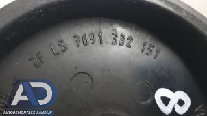Pomp Servo van een Mercedes-Benz E Combi (S211) 3.0 E-280 CDI V6 24V 2008