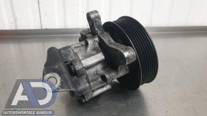 Pomp Servo van een Mercedes-Benz E Combi (S211) 3.0 E-280 CDI V6 24V 2008