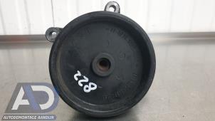 Pomp Servo van een Mercedes-Benz E Combi (S211) 3.0 E-280 CDI V6 24V 2008