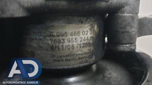 Pomp Servo van een Mercedes-Benz E Combi (S211) 3.0 E-280 CDI V6 24V 2008