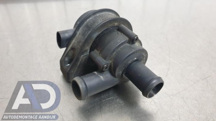 Gebruikte Waterpomp Ford Kuga II (DM2) 1.5 EcoBoost 16V 182 4x4 Prijs € 29,99 Margeregeling aangeboden door Autodemontage Aandijk