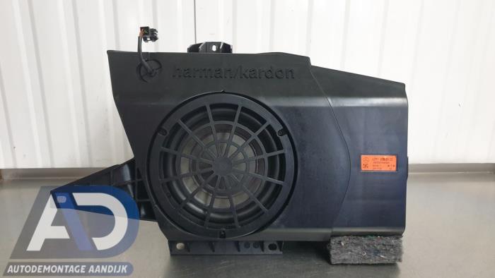Gebruikte Subwoofer Mercedes E Combi (S211) 3.5 E-350 V6 24V Prijs € 59,99 Margeregeling aangeboden door Autodemontage Aandijk