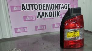 Gebruikte Achterlicht rechts Volkswagen Transporter T5 2.5 TDi 4Motion Prijs € 29,99 Margeregeling aangeboden door Autodemontage Aandijk