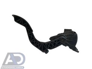 Gebruikte Gaspedaalpositie Sensor Volkswagen Passat Variant (3B6) 1.9 TDI 100 Prijs € 19,99 Margeregeling aangeboden door Autodemontage Aandijk